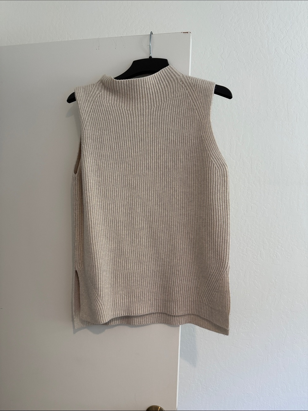 Ann Taylor Cream Ribbed Sleeveless Knit Top